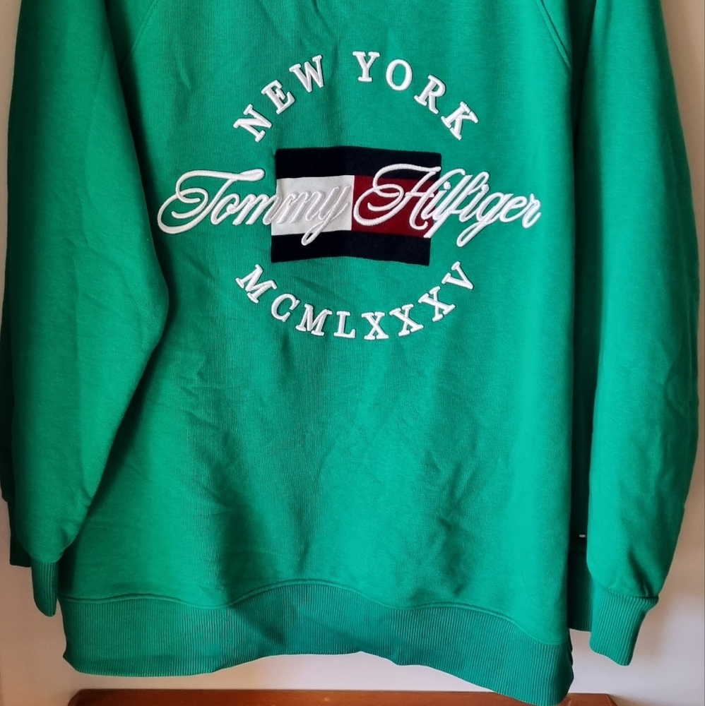 Tommy Hilfiger Women's Lola Embroidered Logo Crew Neck Sweatshirt Green - Picture 2 of 10